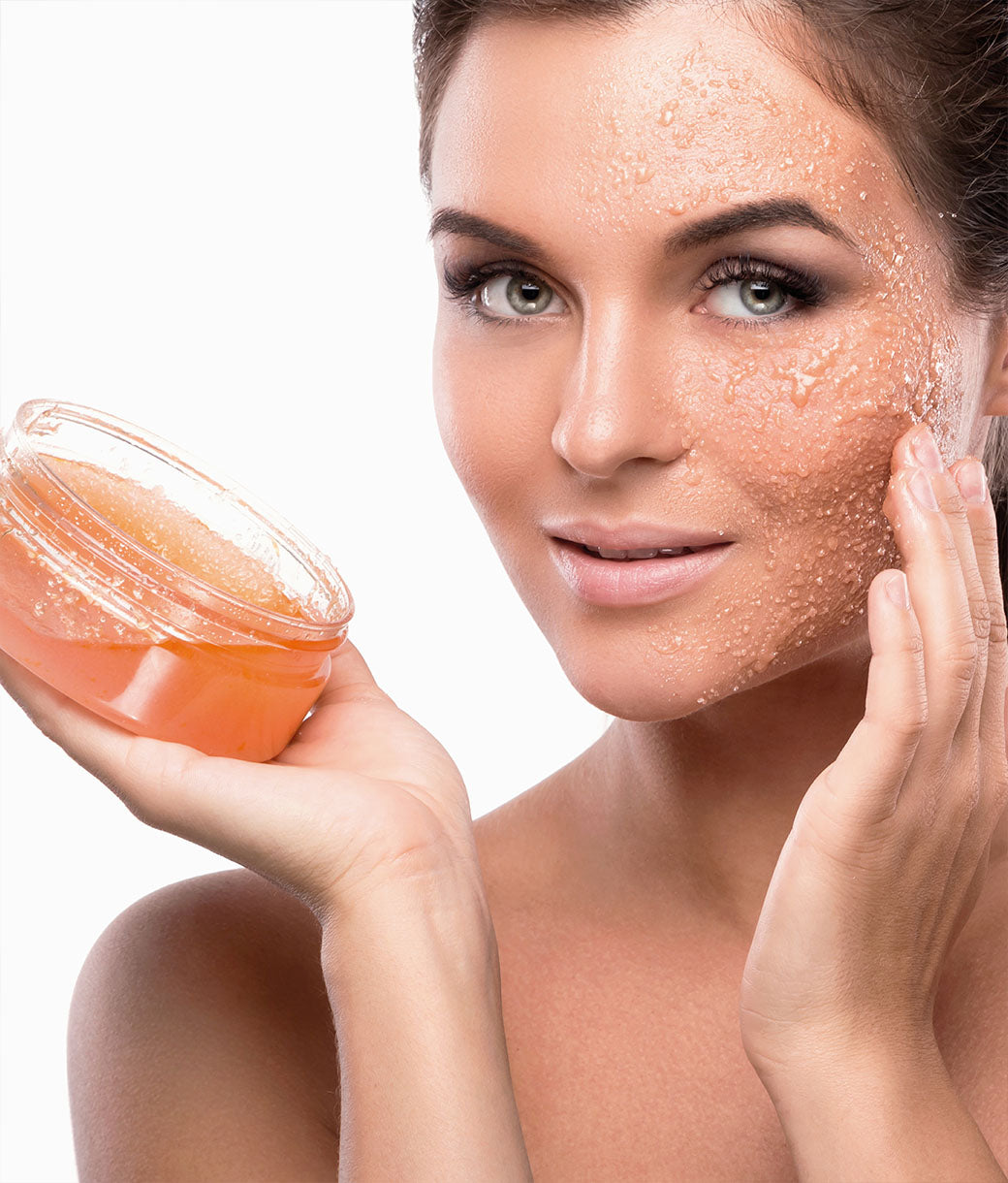 Potentes resultados antienvejecimiento, bronceado perfecto GOLDSUN BIOMED SMOOTHING SCRUB - ANTICELULITIS, ANTI-AGE 200ml